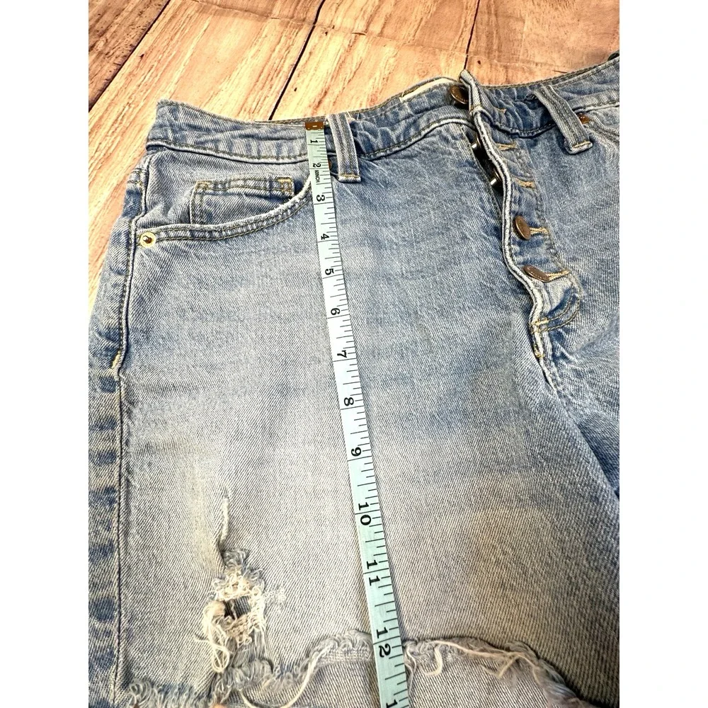 Universal Thread Jean Shorts Women Blue Buttonfly Distressed Light Wash 8/29R
